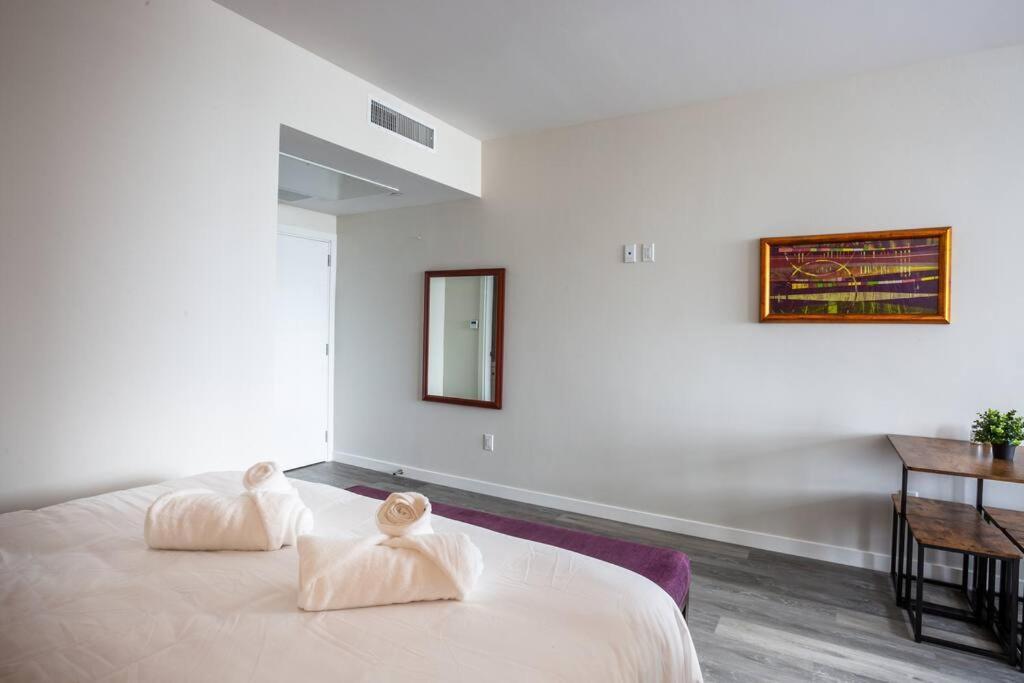 Cali King Size One Bedroom Luxurious Suite In Dtsd San Diego Eksteriør bilde